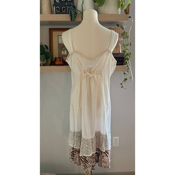 Raya Sun Boho Double Tiered Surplice Dress Embroidered Daisy Animal Print Large - Picture 2 of 9